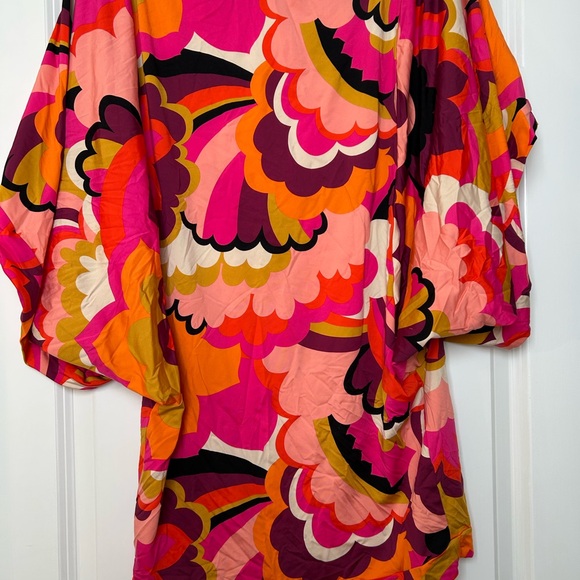 NWT Trina Turk Fan Faire cover up - Picture 9 of 9